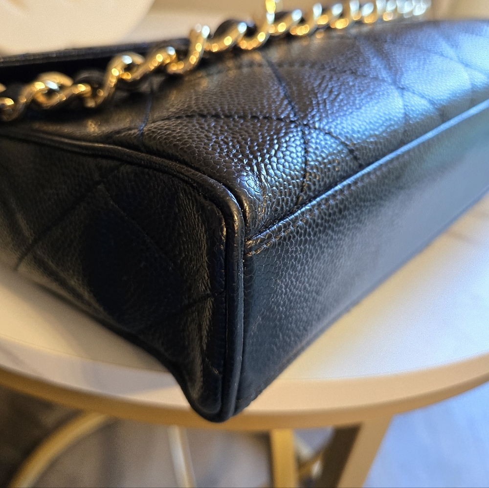 🔥 Chanel Black Quilted Caviar Shoulder Bag 🔥 - Picture 7 of 17